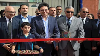 وزير الثقافة ومحافظ الإسكندرية يفتتحان معرض الكتاب بالمحافظة- صور