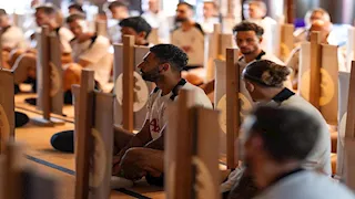 10 صور ترصد زيارة محمد صلاح لمعبد "إيكوين" في اليابان