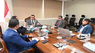 وزير الإسكان يُتابع موقف الاستراتيجية الوطنية للعمران الأخضر والمستدام