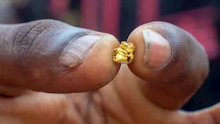 كيف يُؤجج "الذهب الدموي" الصراع في غرب أفريقيا؟