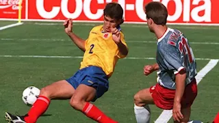 ما هي قصة لاعب كرة القدم الذي قُتل بسبب هدف سجله في كأس العالم؟