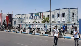 تباين آراء طلاب الثانوية بالسويس.. الجغرافيا تُرضي الأدبي والكيمياء تُحبط العلمي