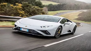 هل فشلت وسائل أمان لامبورجيني هوراكان في حماية نجم ليفربول من الموت؟