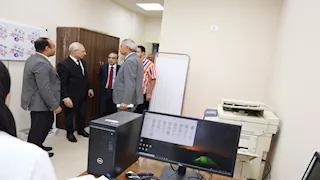 قبل افتتاحه تجريبيًا.. رئيس جامعة المنيا يتفقد مستشفى الأورام والعلاج الإشعاعي