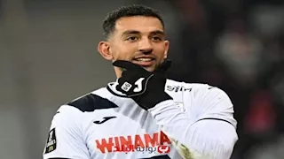 "عالمي".. 10 صور لأحمد حسن كوكا رفقة أبنائه في المطار