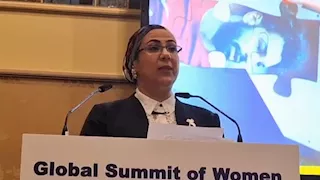المستشارة أمل عمار تلقي كلمة مصر خلال فعاليات القمة العالمية للمرأة بألمانيا