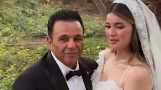 "قبلات ولحظات مؤثرة".. الصور الأولى من زفاف ابنة محمد فؤاد