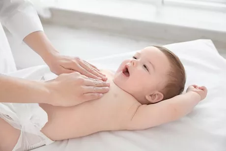 زيوت جوز الهند أم الخردل.. أيهما أفضل لبشرة الأطفال؟