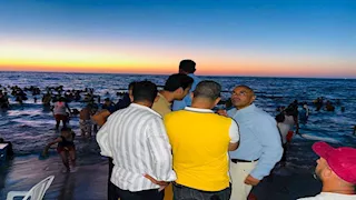 تصل لفسخ العقد".. رئيس مصايف الإسكندرية يحذر مستأجري الشواطئ (صور)