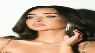 بفستان ذهبي أنيق.. هنا الزاهد تخطف الأنظار في أحدث ظهور