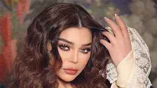 فستان قصير بوكيه ورد.. هيفاء وهبي بإطلالة ساحرة