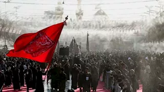 عاشوراء: لماذا يحيي الشيعة ذكرى مقتل الحسين وكيف تُقام طقوسها؟