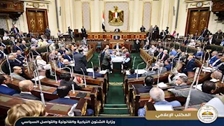 300 فرصة عمل.. إشادة برلمانية بافتتاح مصنعَين لإنتاج الزجاج والثلاجات