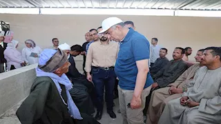 محافظ المنيا يوجه بفتح صالة انتظار بمستشفى الصدر ويصرف مساعدات على نفقته الخاصة