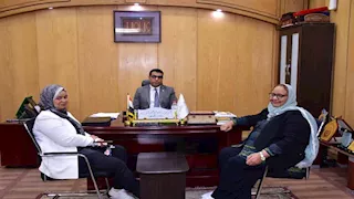 نائب محافظ الأقصر يلتقي مدير وحدة السكان بوزارة التنمية المحلية - صور