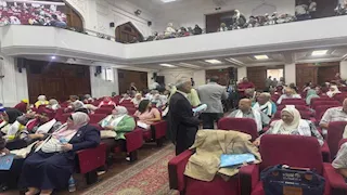 رئيس "المهن الطبية" يبدأ "العمومية" بالوقوف دقيقة حداد على أرواح شهداء الفرق الطبية وأبناء غزة