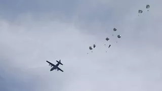 إيطاليا تشارك في عمليات إسقاط جوي للمساعدات وتعلن إجلاء أطفال من غزة