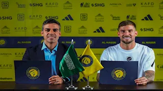 النصر السعودي يضم مدافع برشلونة إنيجو مارتينيز