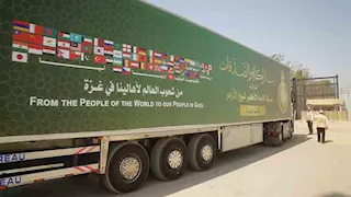 بتوجيهات شيخ الأزهر .. دخول قافلة "بيت الزكاة والصدقات" إلى غزة