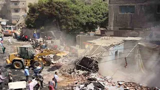 حريق شبرا الخيمة.. محافظ القليوبية يقود حملة لإزالة الأكشاك العشوائية- صور