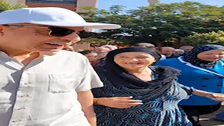 سيدة تستوقف محافظ المنيا: "من ساعة العيد مش راضيين يصرفولنا أسمدة"- صور