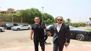 على رأسهم الخطيب والجارحي.. حضور مجلس إدارة الأهلي جنازة  والد العامري فاروق