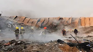 حريق مفاجئ في مصنع بلاستيك بالحوامدية