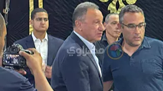 "رفقة مرتجي والدماطي".. 10 صورة لحضور الخطيب عزاء والد العامري فاروق