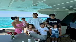 2 بيولوجيين وتوفى آخر.. أبرز المعلومات عن أبناء كريستيانو رونالدو وجورجينا 