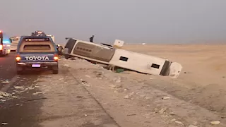 إصابة 30 شخصًا في حادث تصادم على طريق "أسيوط – البحر الأحمر" -صور