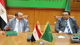 بالصور- جامعة المنوفية توقع عقود تصميم توسعات معهد الأورام  