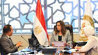 القائمة بأعمال وزيرة البيئة تتابع آخر مستجدات العمل بمصرف المحيط بالمنيا 
