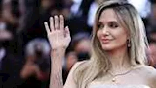 أنجلينا جولي تعرض قصرها الأسطوري للبيع.. ما علاقة أبنائها؟