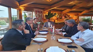 وزير السياحة يبحث مع عمدة سراييفو زيادة أعداد السائحين وتعزيز التعاون