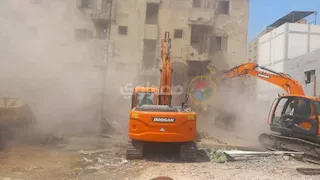 إزالة عمارتين في إسكان اقتصادي بكفر الشيخ لحماية السكان (صور)
