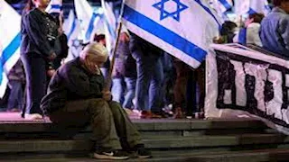 مظاهرة إسرائيلية نسائية بالقرب من حدود غزة للمطالبة بإنهاء الحرب (فيديو)