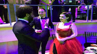 "من بطلة جوت لـ مكالمة نجل السقا".. علاقة محمد صلاح بالفن