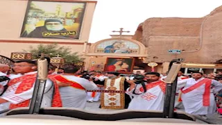 لليوم التاسع.. آلاف الأقباط يتوافدون على دير درنكة بأسيوط احتفالًا بصوم العذراء –صور