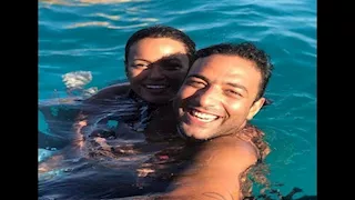 بعد احتفاله بعيد ميلادها.. 15 صورة لميدو وزوجته على البحر بالمصيف