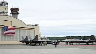 مقاتلات تعترض الطائرات الروسية في أوكرانيا تستقبل بوتين في ألاسكا