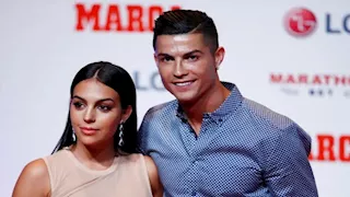 "مع الكأس".. رونالدو يكشف موعد حفل زفافه بجورجينا