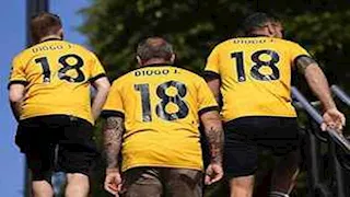 5 صور من تكريم جماهير وولفرهامبتون لديوجو جوتا في مباراة مان سيتي