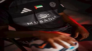 بمشاركة النني وإبراهيم عادل.. الجزيرة الإماراتي يكشف قميصه الثاني (صور)