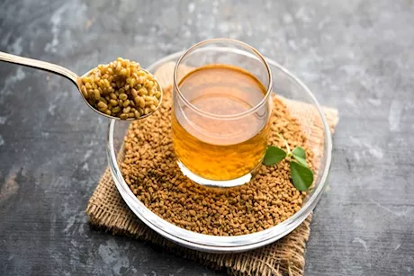ماذا يحدث للجسم عند تناول الحلبة يوميًا على الريق؟