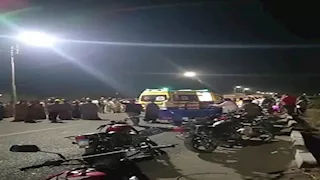 "4 شباب راحوا في غمضة عين".. محافظ الأقصر يعزي أسر ضحايا حادث زفة الطود