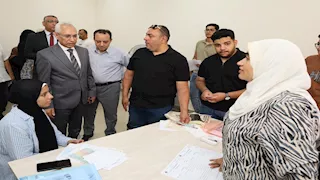 رئيس جامعة المنيا يتفقد قيد الطلاب الجدد بالجامعة الأهلية