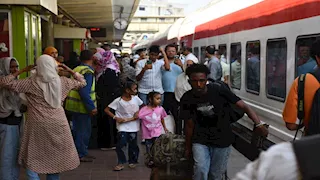 صور.. تسيير القطار الخامس لتسهيل العودة الطوعية للسودانيين