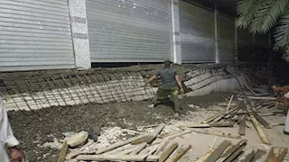 "على نفقة المتعدي".. إزالة تعديات على شوارع مدينة الخارجة بالوادي الجديد- صور