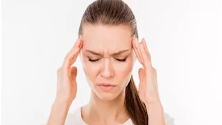 6 نصائح لتقليل ضبابية الدماغ في سن اليأس