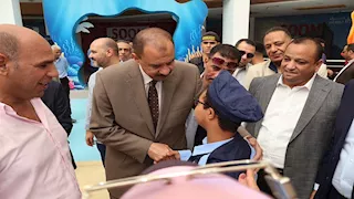 بالفيديو والصور.. محافظ سوهاج يشارك 250 من ذوي الإعاقة يومًا ترفيهيًا